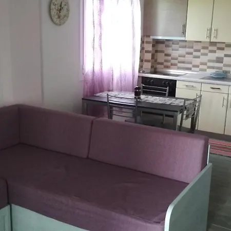 Zephyros Family 2 Apartment