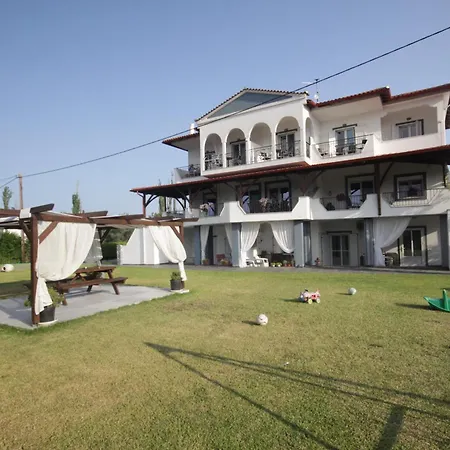 Zephyros Resort 2 *