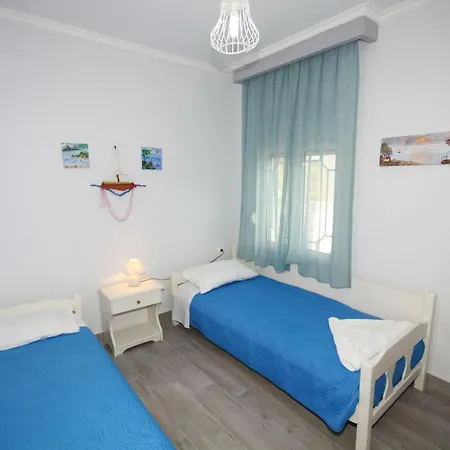 Zephyros Family 2 Apartment *