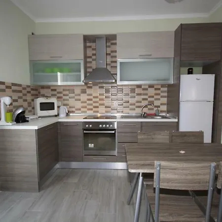 Zephyros Family 2 Apartment