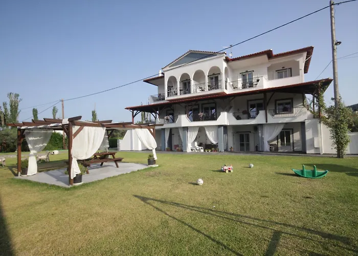 Zephyros Resort 2 *